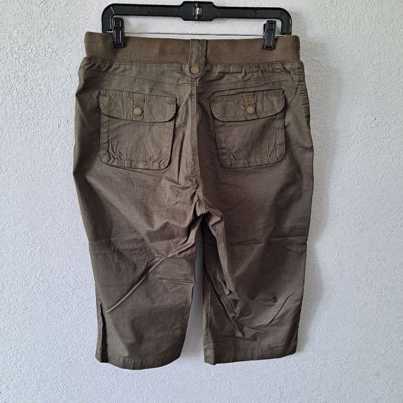 Lee Olive Green Capri Pants - Picture 4 of 7